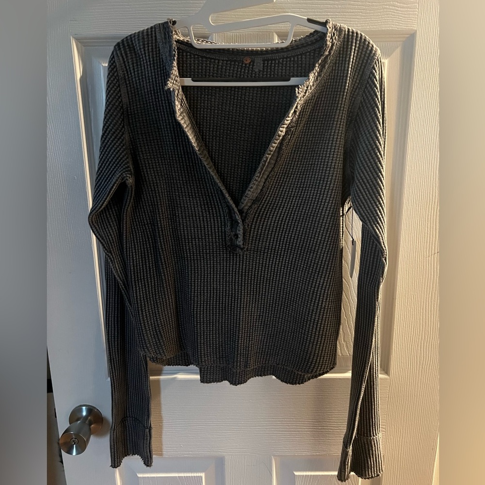 NWT Free People Gray Waffle Knit Long Sleeve Top - Picture 4 of 9
